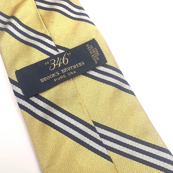Brooks Brothers 346 100% Silk Necktie Gold Yellow Navy Striped Business Dress - Picture 2 of 3